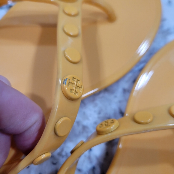 Tory Burch Ray studded jelly thong flip flop sandal size 8 sunburst yellow - Picture 3 of 7